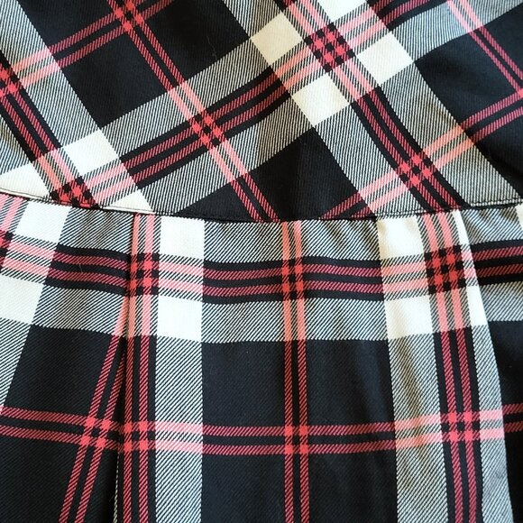 STREETWEAR SOCIETY Red/Black/White Pleated Plaid Mini Skirt Size Small NWOT - Picture 3 of 4